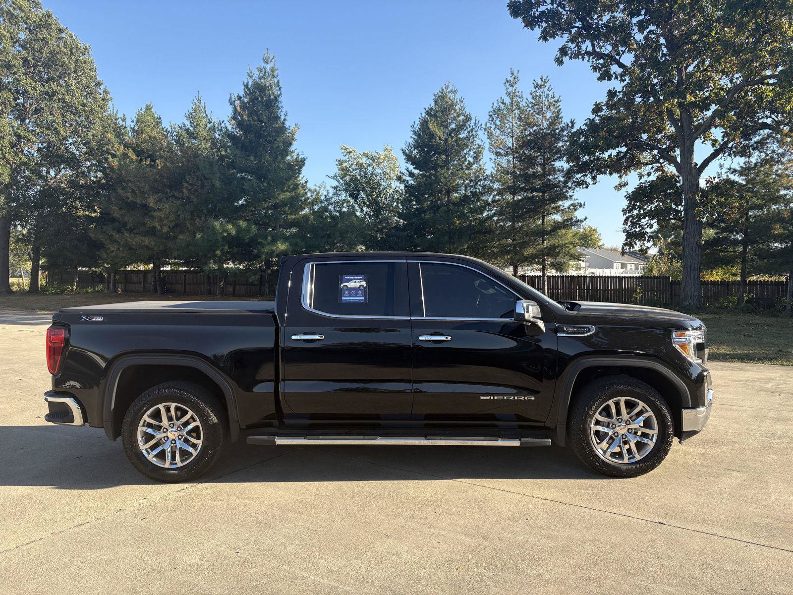 Used 2022 GMC Sierra 1500 SLT w/ SLT Premium Package AWD/4WD image 35