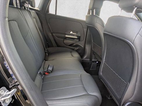 Used 2025 Mercedes-Benz GLA 250 image 17