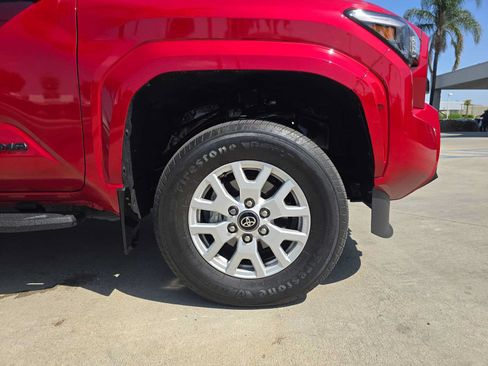Used 2024 Toyota Tacoma SR5 AWD/4WD image 9