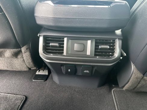 Used 2023 Ford F150 Lariat AWD/4WD image 13