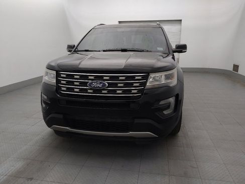Used 2017 Ford Explorer XLT w/ Equipment Group 202A FWD image 15