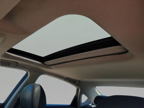 Used 2015 Nissan Altima 2.5 SL w/ Moonroof Package FWD image 16