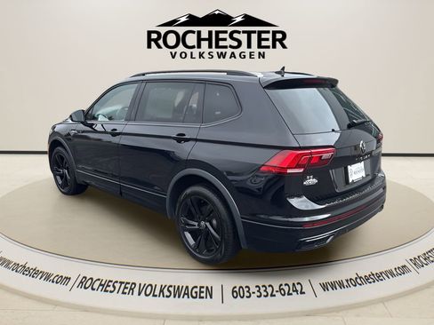 Used 2024 Volkswagen Tiguan SE R-Line AWD/4WD image 4