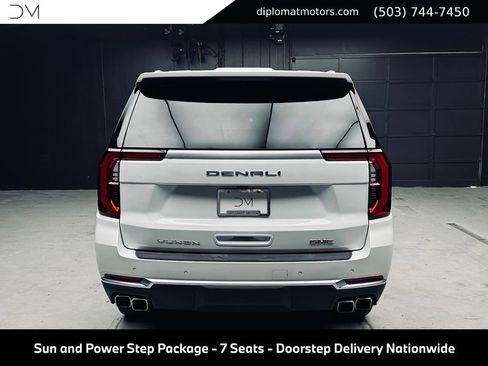 Used 2026 GMC Yukon Denali w/ Sun & Power Step Package AWD/4WD image 6