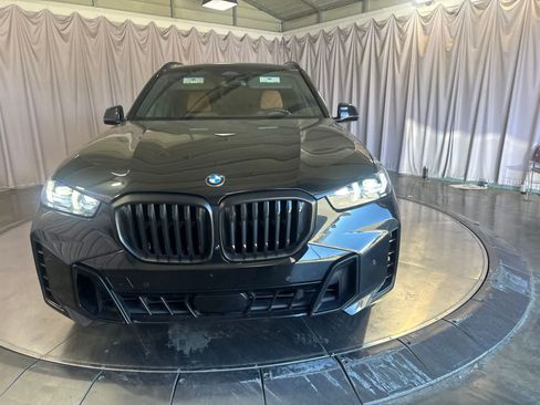 Used 2024 BMW X5 sDrive40i w/ M Sport Package RWD image 2