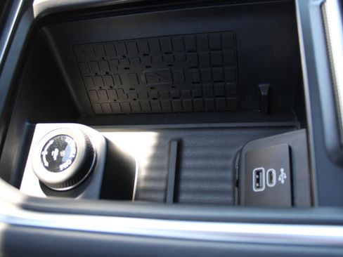 Used 2025 Ford Expedition Active AWD/4WD image 32