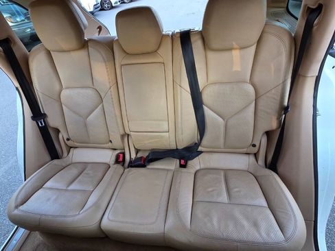 Used 2012 Porsche Cayenne S AWD/4WD image 32