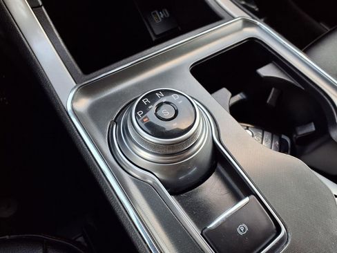 Used 2022 Ford Edge ST-Line w/ Class II Trailer Tow Package image 15