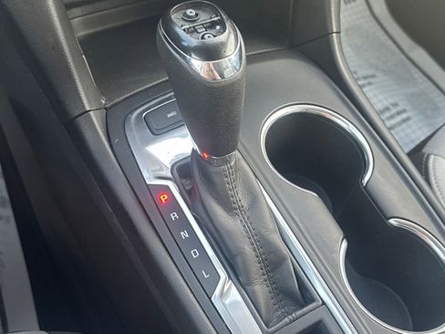 Used 2020 Chevrolet Equinox LT w/ Driver Convenience Package image 47