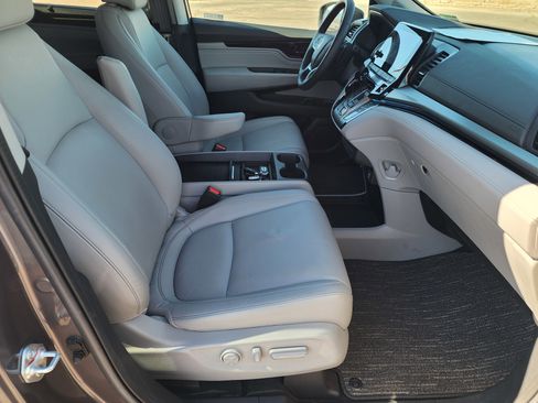 Used 2023 Honda Odyssey Touring image 13