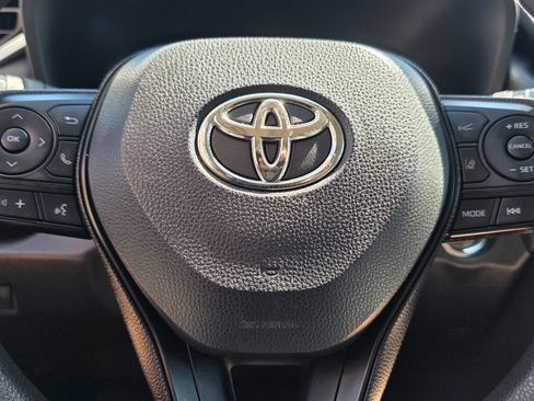 Used 2019 Toyota RAV4 XLE FWD image 32