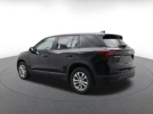 Used 2025 Chevrolet Equinox LT FWD image 7
