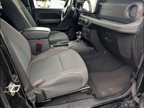 Used 2024 Jeep Wrangler Unlimited Rubicon AWD/4WD image 18