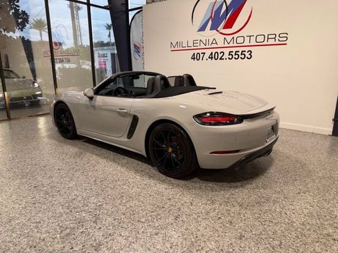 Used 2019 Porsche 718 Boxster RWD image 2