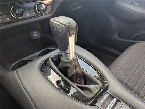 Used 2025 Honda HR-V LX image 12