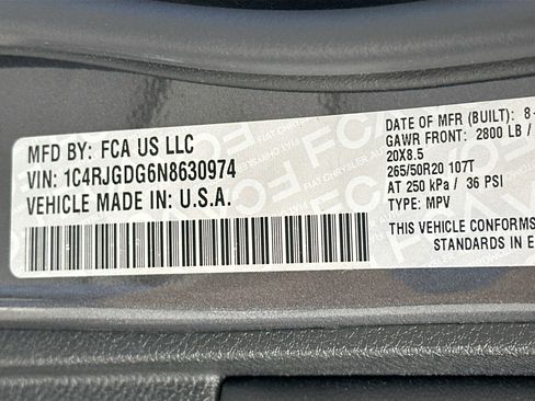 Used 2022 Jeep Grand Cherokee Overland w/ Luxury Tech Group IV image 34