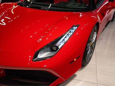Used 2018 Ferrari 488 Spider RWD image 10