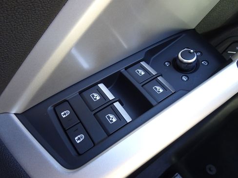 Certified 2022 Audi Q3 2.0T Premium Plus w/ Premium Plus Package image 18