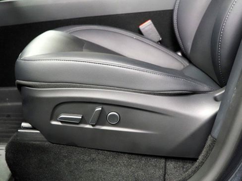 Used 2026 Tesla Model Y 2WD image 68