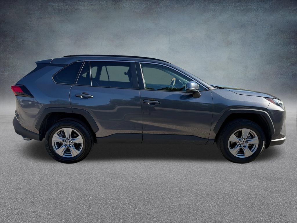 Used 2025 Toyota RAV4 XLE FWD image 4