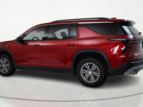 Used 2026 Chevrolet Traverse LT image 3