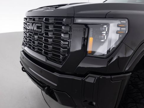 Used 2025 GMC Sierra 2500 Denali w/ Denali Reserve Package image 15