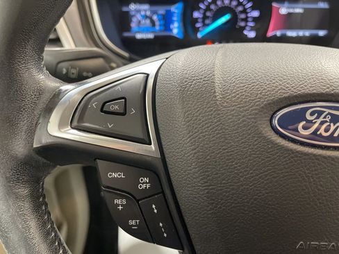 Used 2019 Ford Fusion SEL image 22