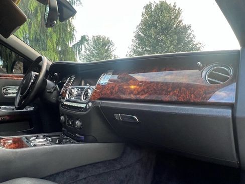 Used 2013 Rolls-Royce Ghost image 16