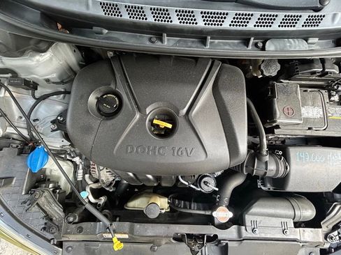 Used 2011 Hyundai Elantra GLS w/ Preferred Equipment Pkg 3 FWD image 12