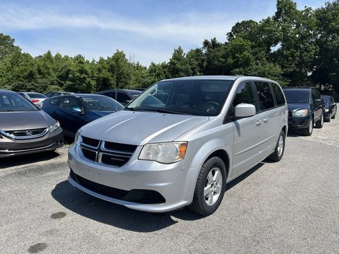 Used 2011 Dodge Grand Caravan Mainstreet w/ PWR Convenience Group image 2