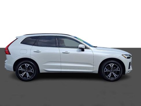 Used 2022 Volvo XC60 B5 Momentum w/ Climate Package AWD/4WD image 7