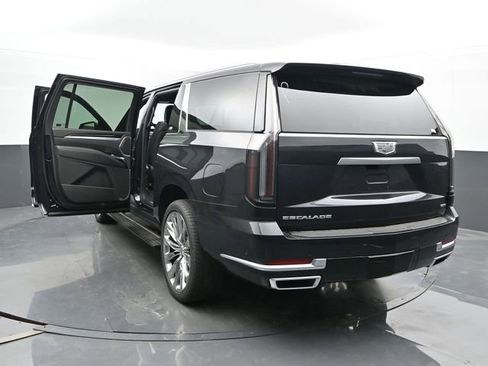 New 2026 Cadillac Escalade ESV Luxury w/ LPO, Radiant Package AWD/4WD image 49