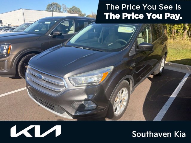 Used 2017 Ford Escape SE FWD image 1