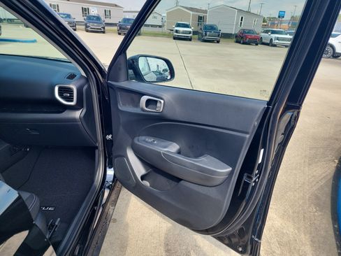Used 2026 Hyundai Venue SEL FWD image 11