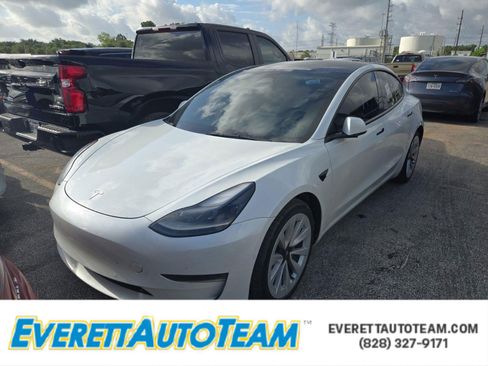 Used 2022 Tesla Model 3 RWD image 1