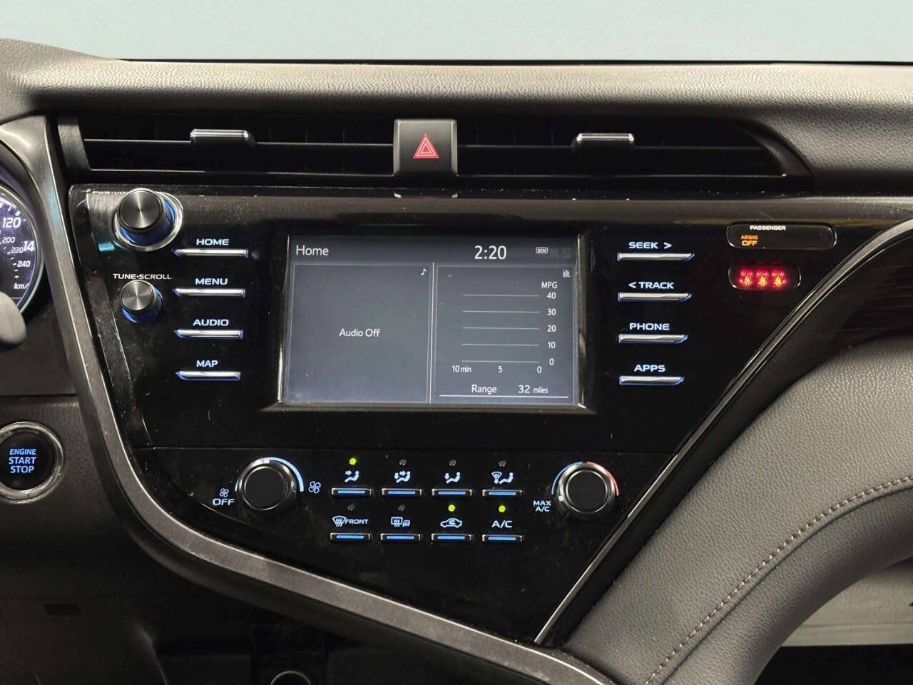 Used 2019 Toyota Camry LE w/ Convenience Package FWD image 25