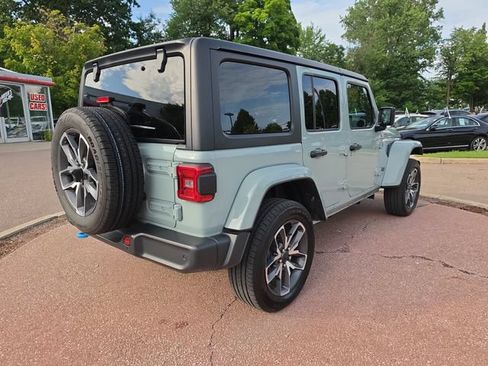Used 2024 Jeep Wrangler Unlimited w/ Convenience Group AWD/4WD image 5