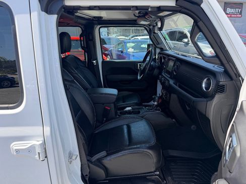Used 2021 Jeep Wrangler Unlimited Sahara AWD/4WD image 25