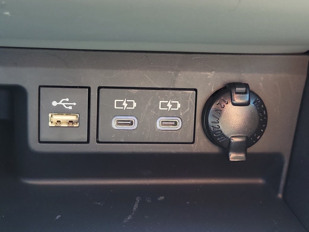 Used 2025 Toyota Highlander Limited FWD image 26