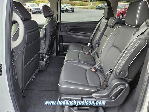 New 2026 Honda Odyssey Touring image 6