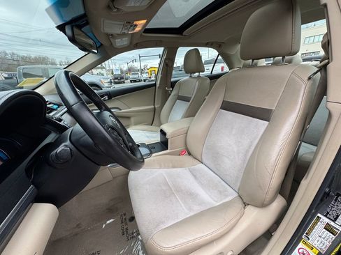 Used 2013 Toyota Camry XLE w/ Leather Pkg image 24