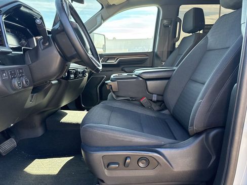 Used 2024 Chevrolet Silverado 2500 LT image 9