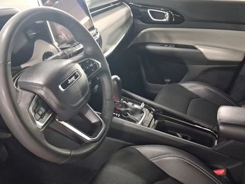 Used 2025 Jeep Compass Limited AWD/4WD image 20