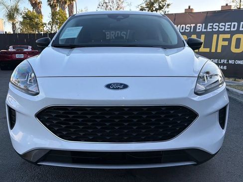 Used 2022 Ford Escape SE w/ Cold Weather Package FWD image 10