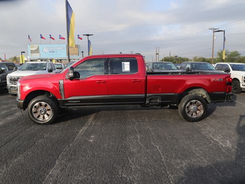 Used 2024 Ford F350 King Ranch w/ FX4 Off-Road Package image 2