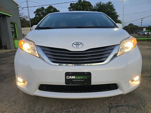 Used 2013 Toyota Sienna XLE image 61