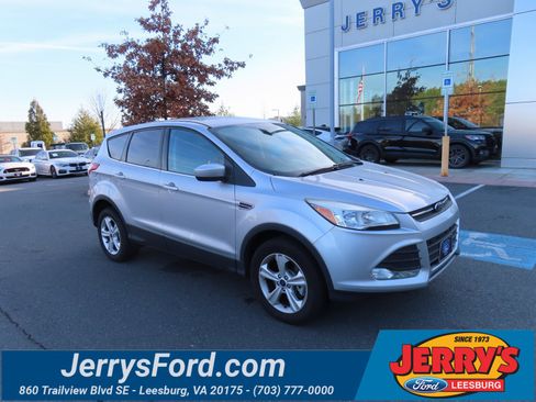 Used 2016 Ford Escape SE image 1