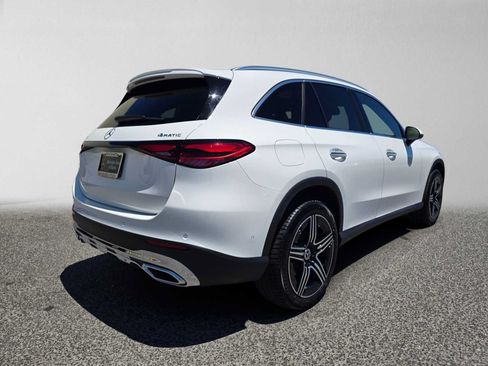 Used 2026 Mercedes-Benz GLC 300 4MATIC image 3