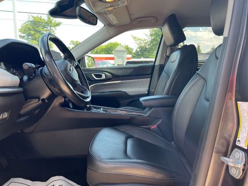 Used 2022 Jeep Compass Latitude image 9