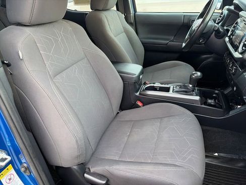 Used 2017 Toyota Tacoma TRD Off-Road w/ Tow Package (A/T) image 35